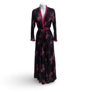 Gilligan & O’Malley Satin Floral Robe